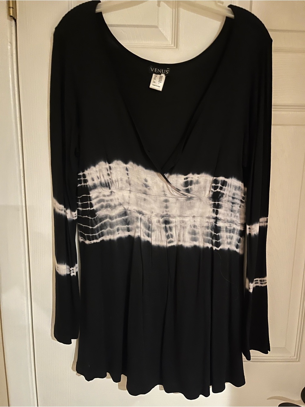 VENUS Navy Blue and White Tie-Dye V-Neck Long Sleeve Tunic